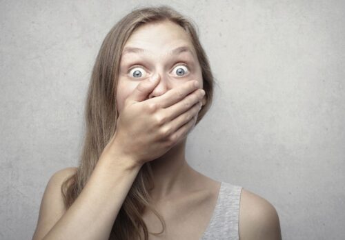 名称未設定のデザイン (23) びっくりする女性